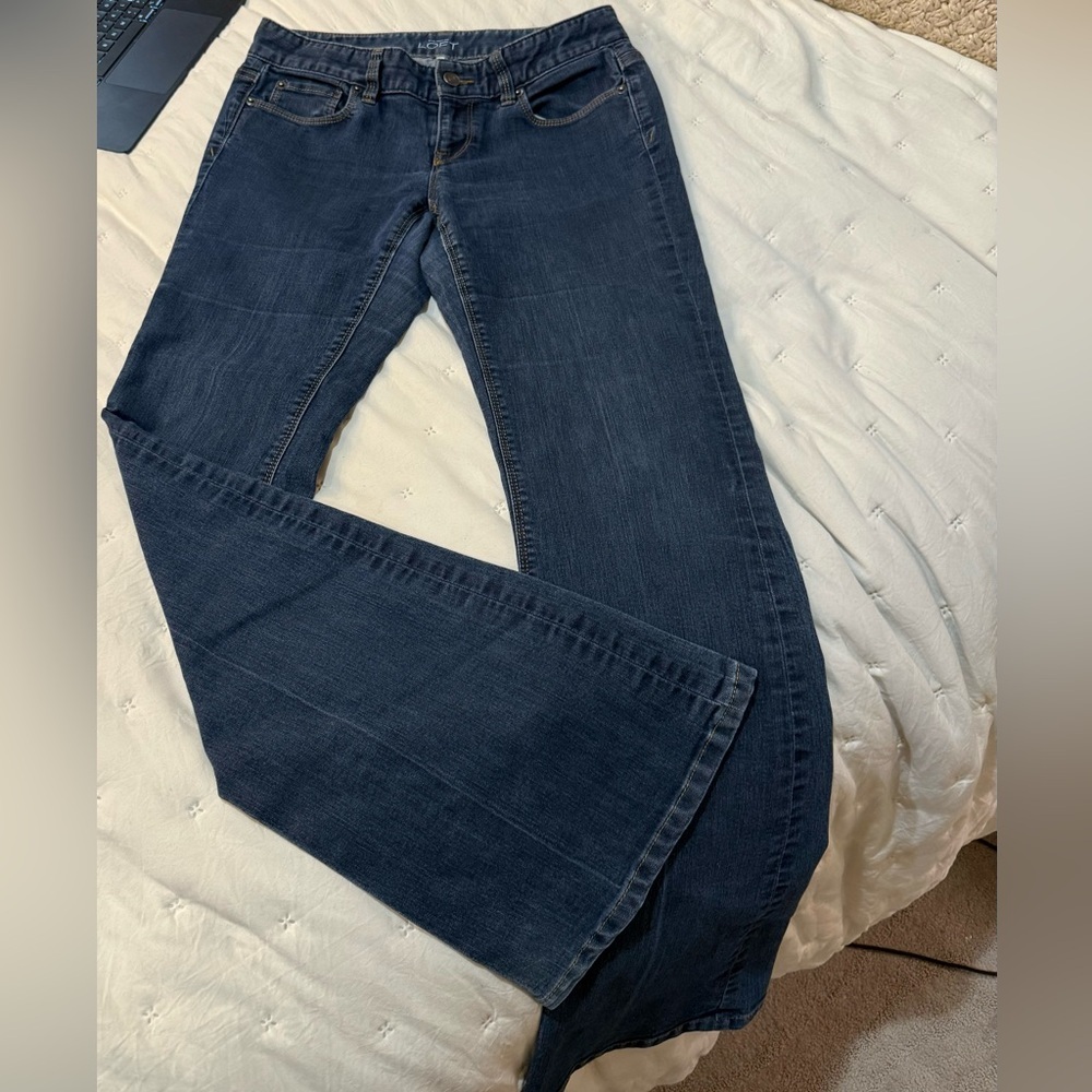 Ann Taylor Loft Curvy Flare Jeans Size 2 ( would fit up to size 6)
